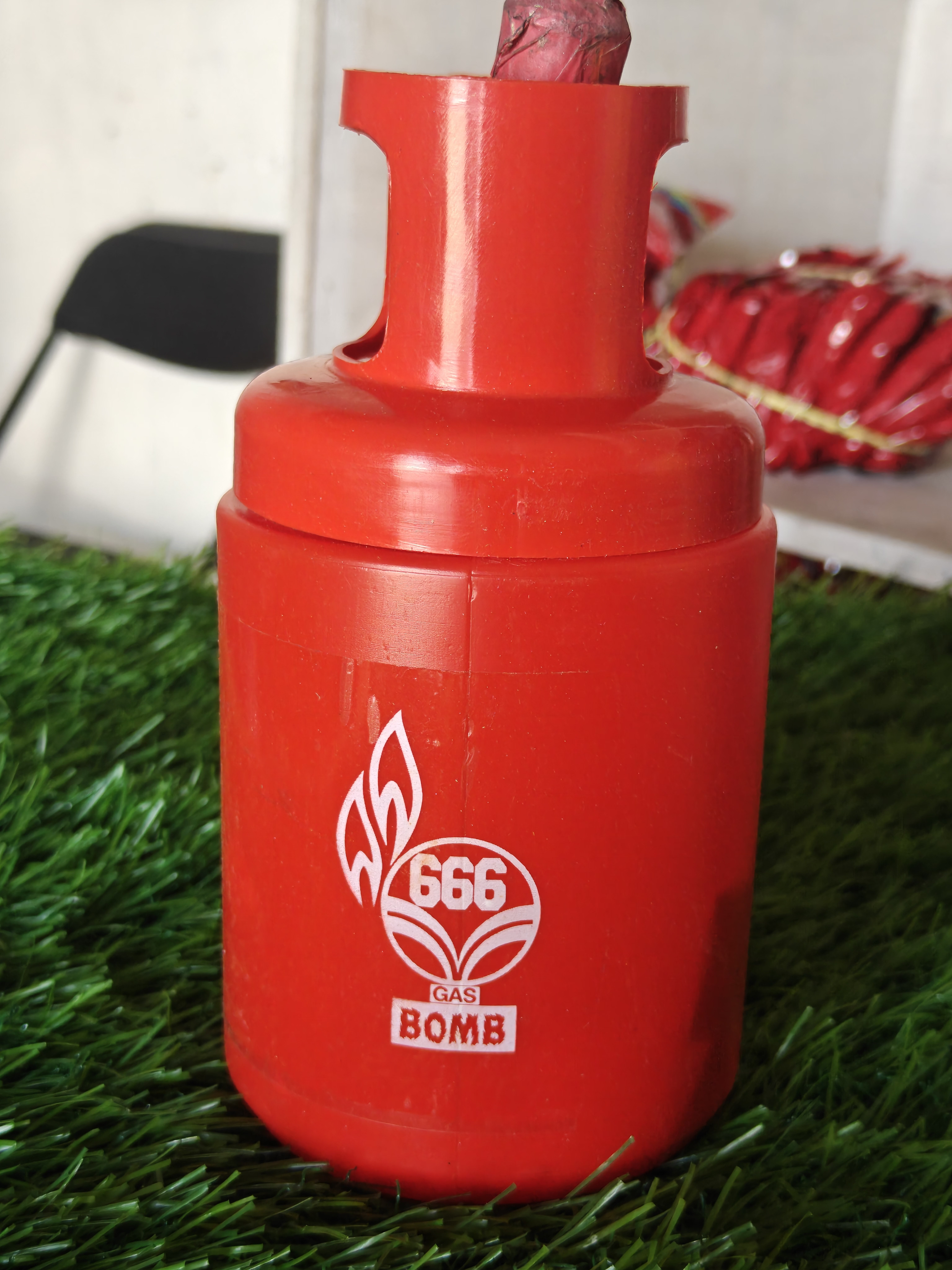 CYLINDER BOMB (COLOUR SMOKE)