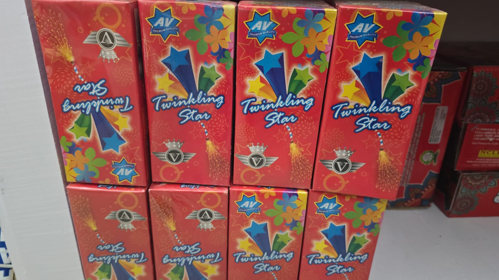 1 1/2" Twinkling Star