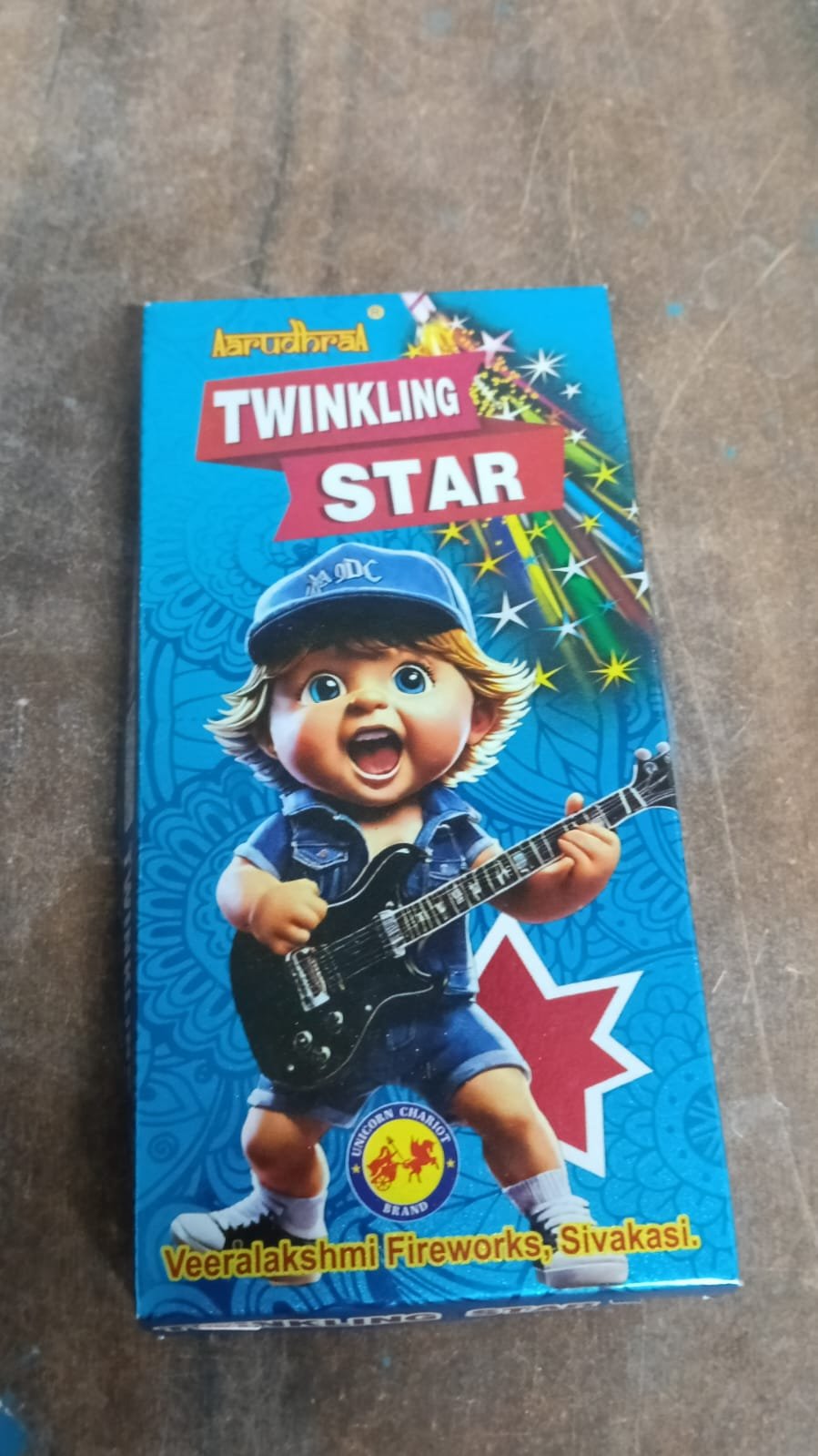 1 1/2" TWINKLING STAR