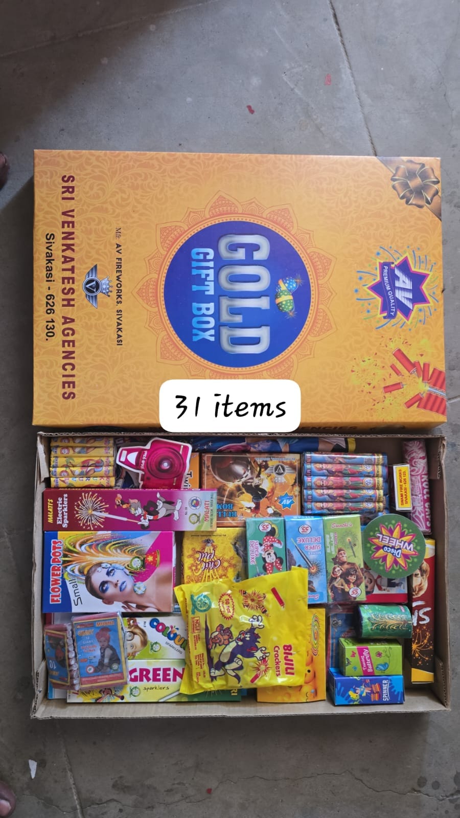 GIFT BOX 31 ITEMS
